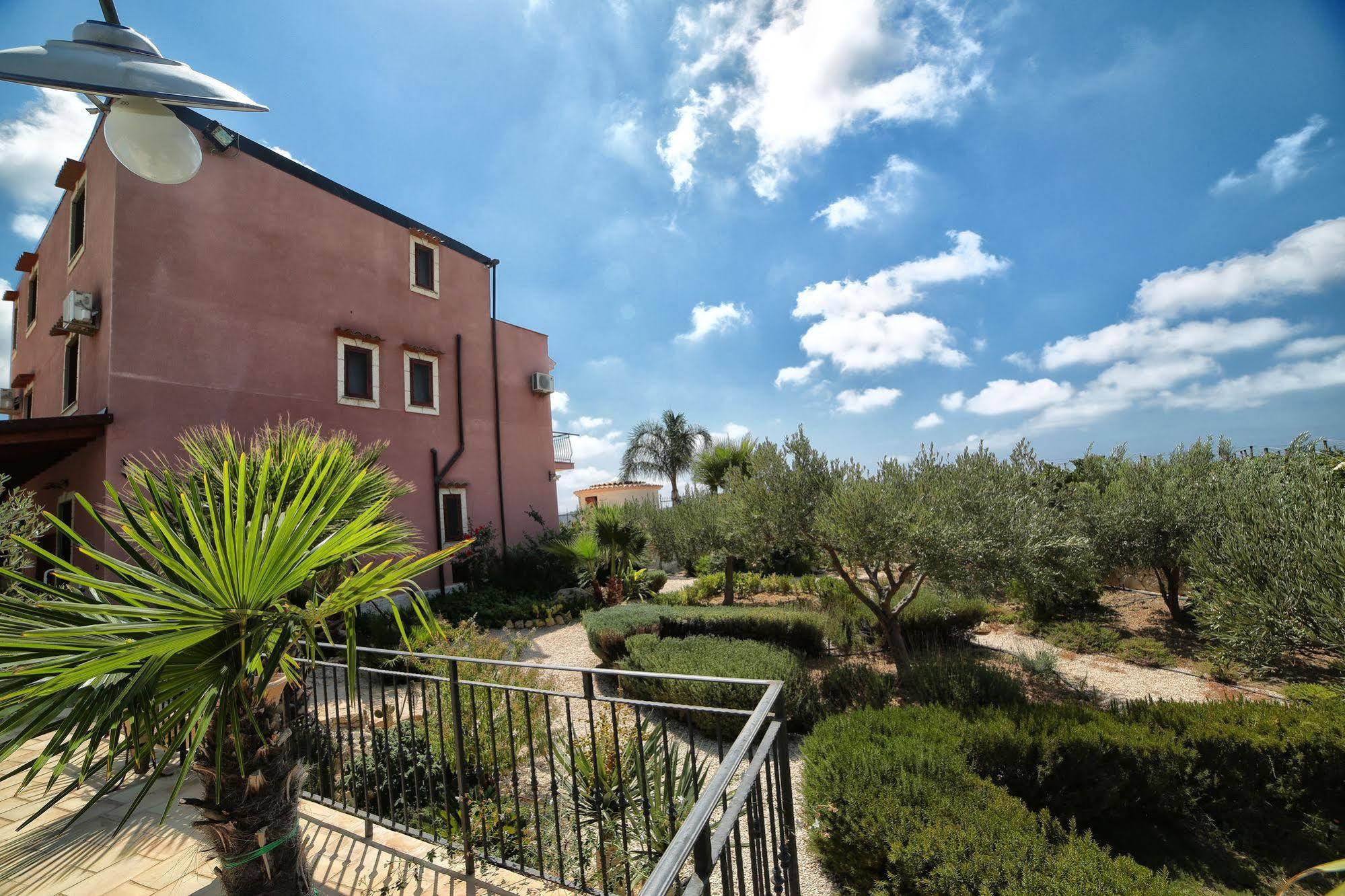 לינה וארוחת בוקר אגריג'נטו Il Mirto E La Rosa מראה חיצוני תמונה